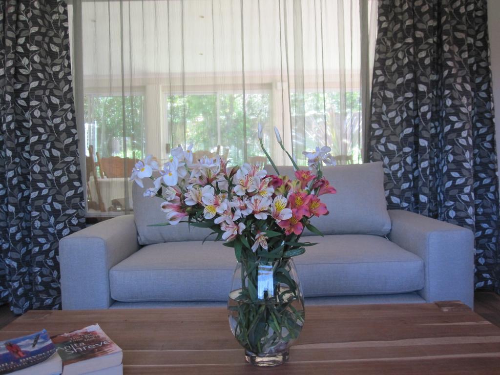 The Pecan Tree Guesthouse Sandton Exteriör bild