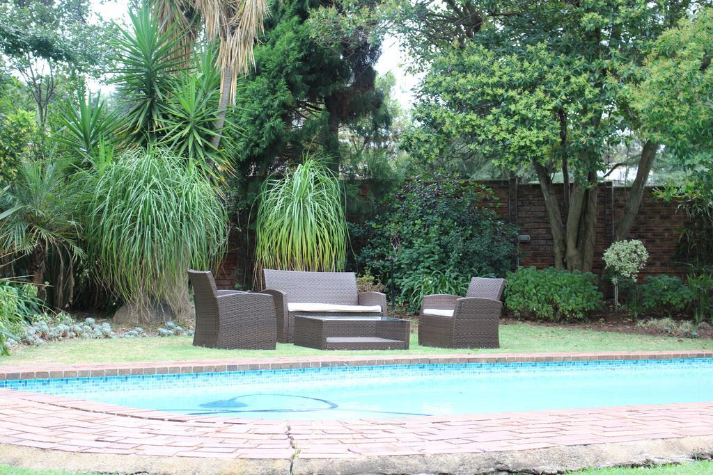 The Pecan Tree Guesthouse Sandton Exteriör bild